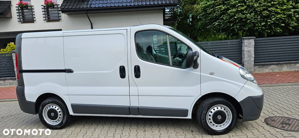 Opel Vivaro - 10