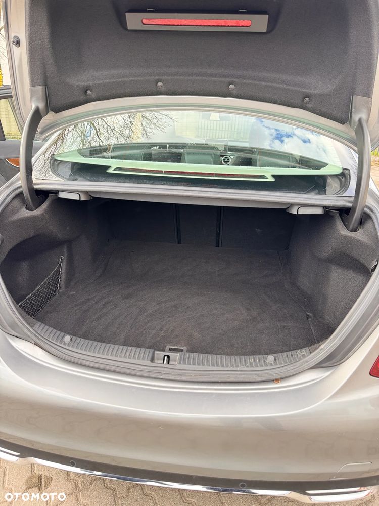 Mercedes-Benz Klasa C 180 7G-TRONIC Exclusive - 25