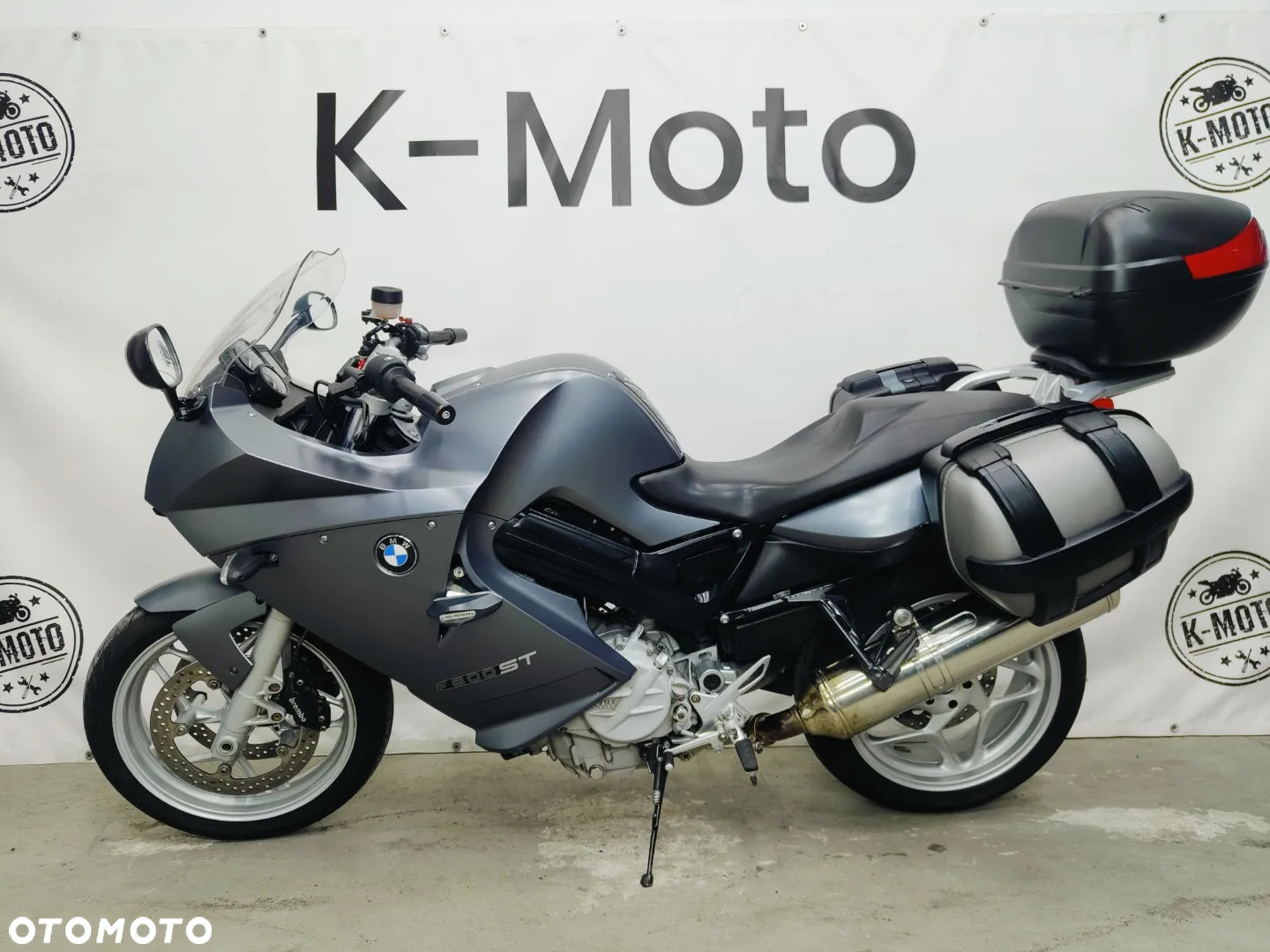 BMW F - 19