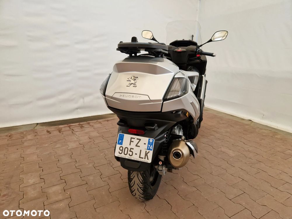 Peugeot Metropolis - 7