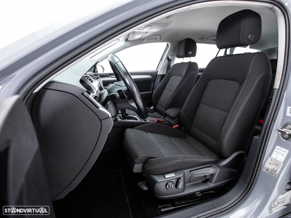 VW Passat Variant 2.0 TDI Business DSG - 9