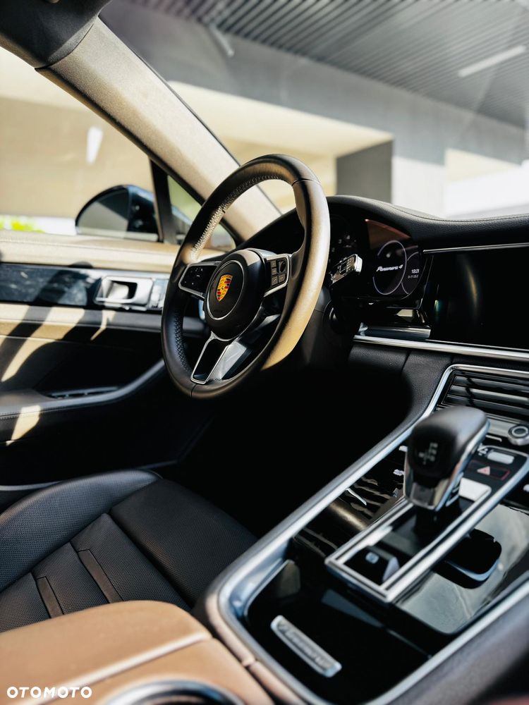 Porsche Panamera 4 - 5