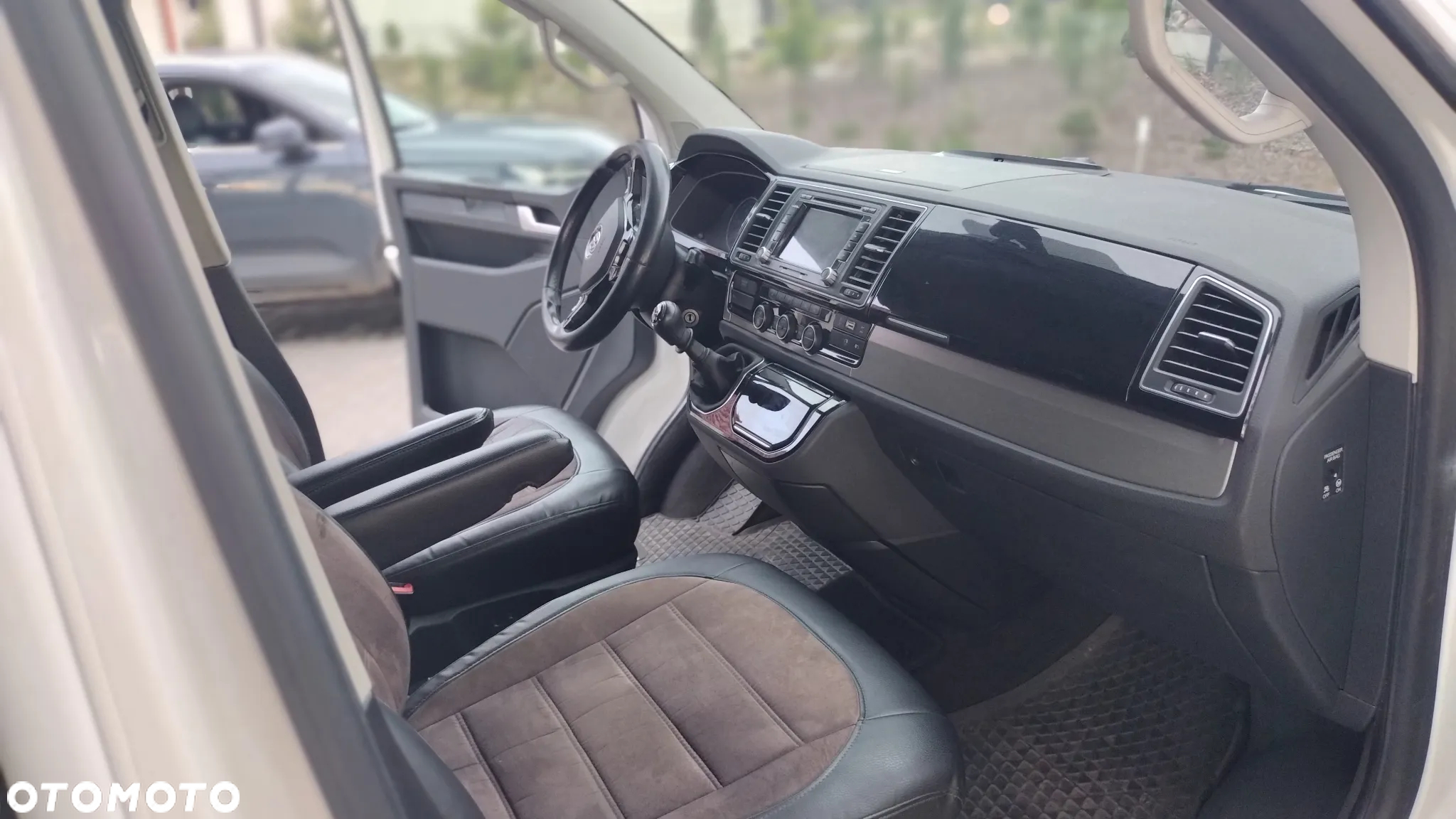 Volkswagen Multivan - 7