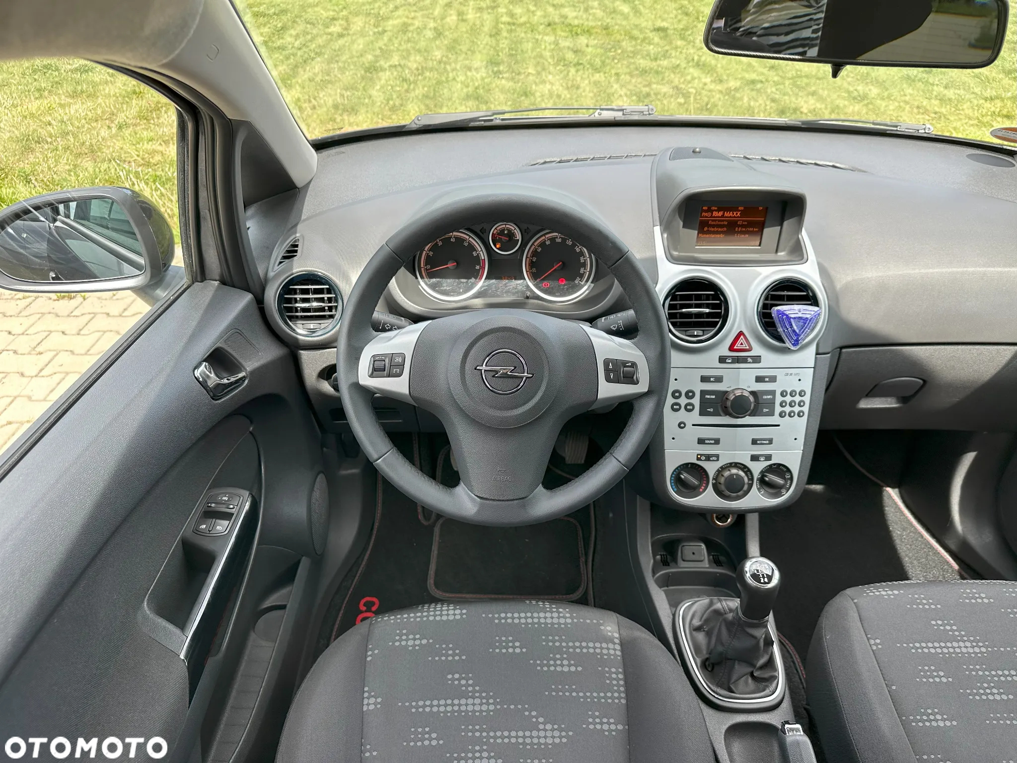 Opel Corsa 1.4 16V Satellite - 24