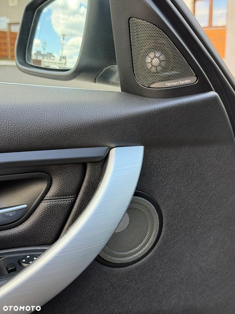 BMW Seria 3 320d Sport Line - 20