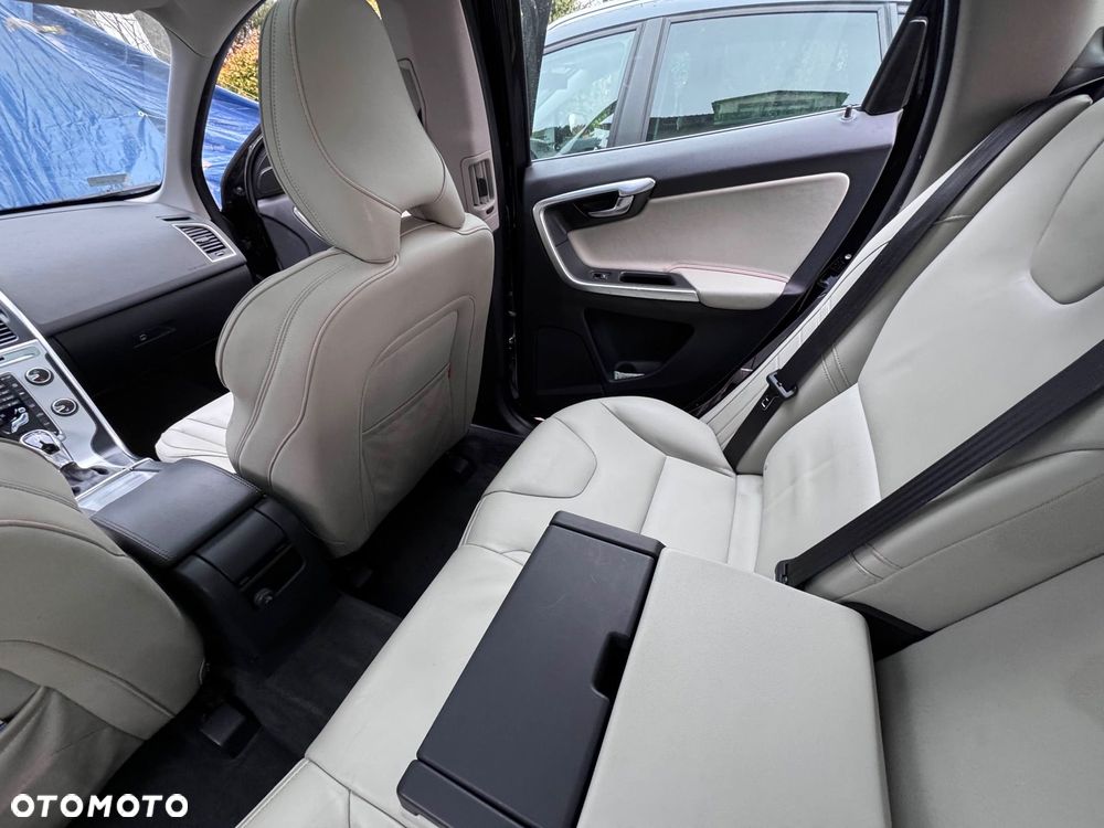 Volvo XC 60 D4 Drive-E Ocean Race - 20