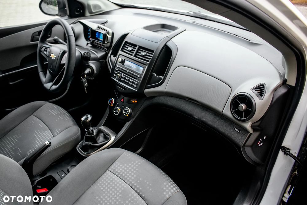 Chevrolet Aveo 1.2 LS - 28