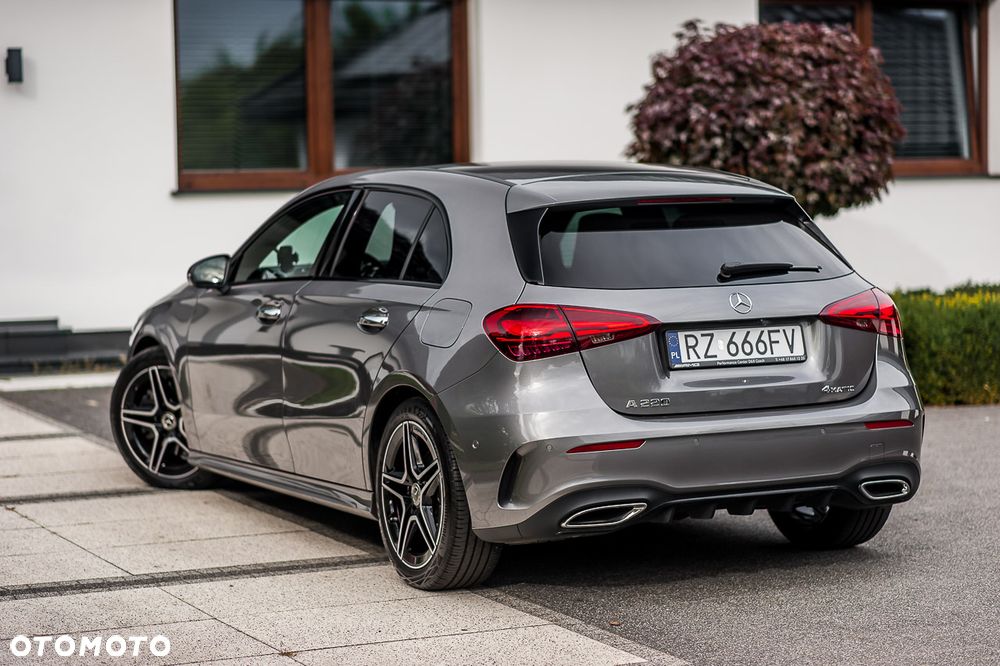 Mercedes-Benz Klasa A 220 4-Matic AMG Line 8G-DCT - 32