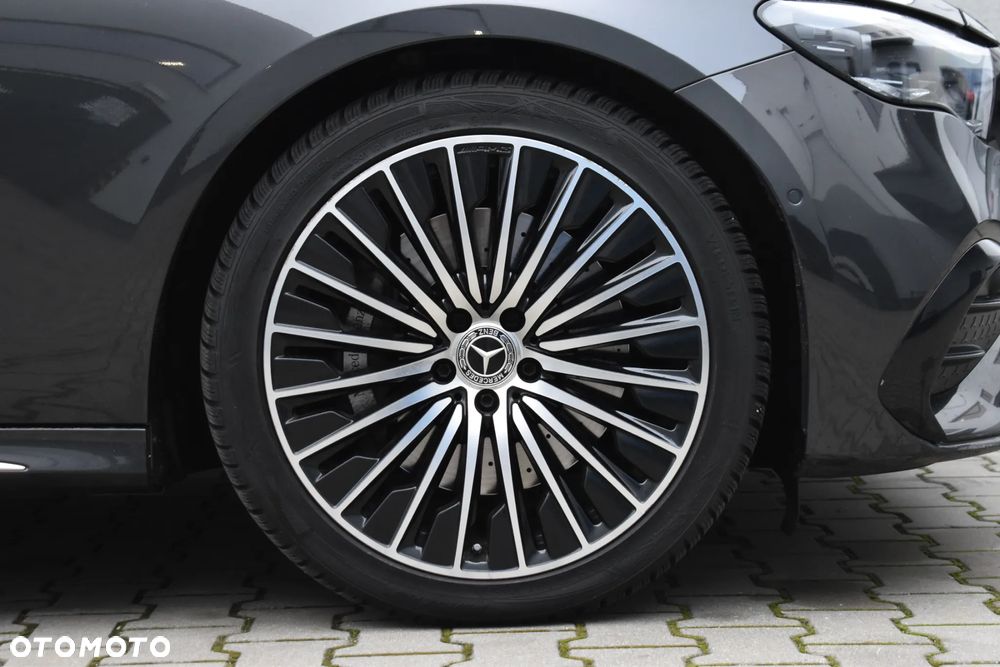 Mercedes-Benz Klasa E 220 d 4-Matic 9G-TRONIC - 11