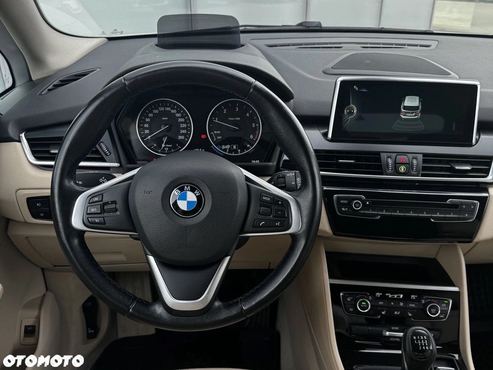 BMW Seria 2 216d - 11