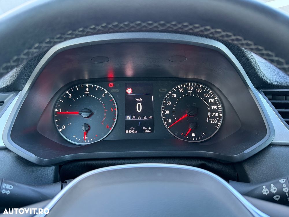 Renault Captur BLUE dCi 115 BUSINESS EDITION - 23