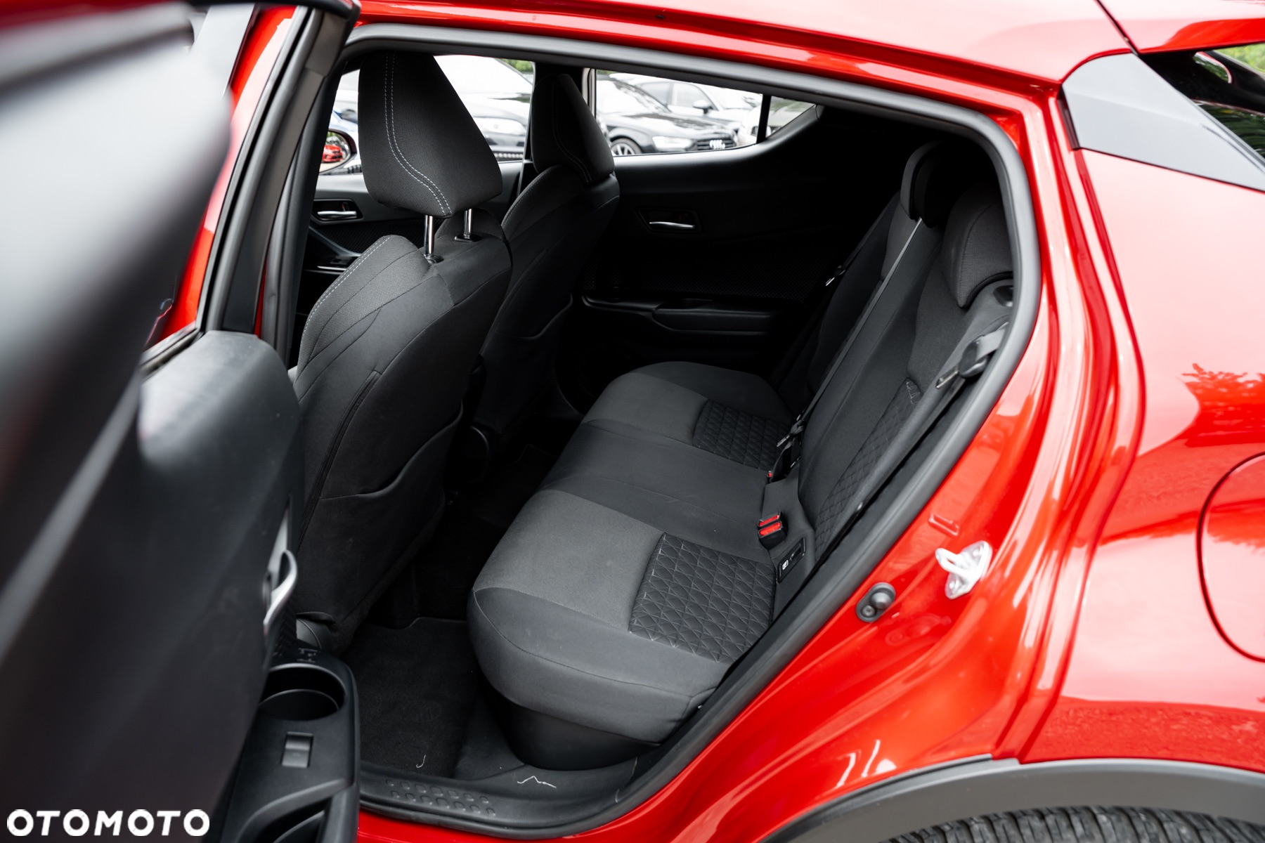Toyota C-HR 1.8 Hybrid Team Deutschland - 19