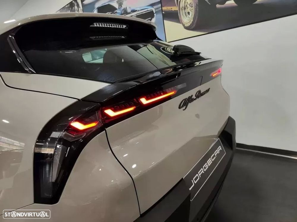 Alfa Romeo Junior Elletrica 50 kWh Launch Edition - 32