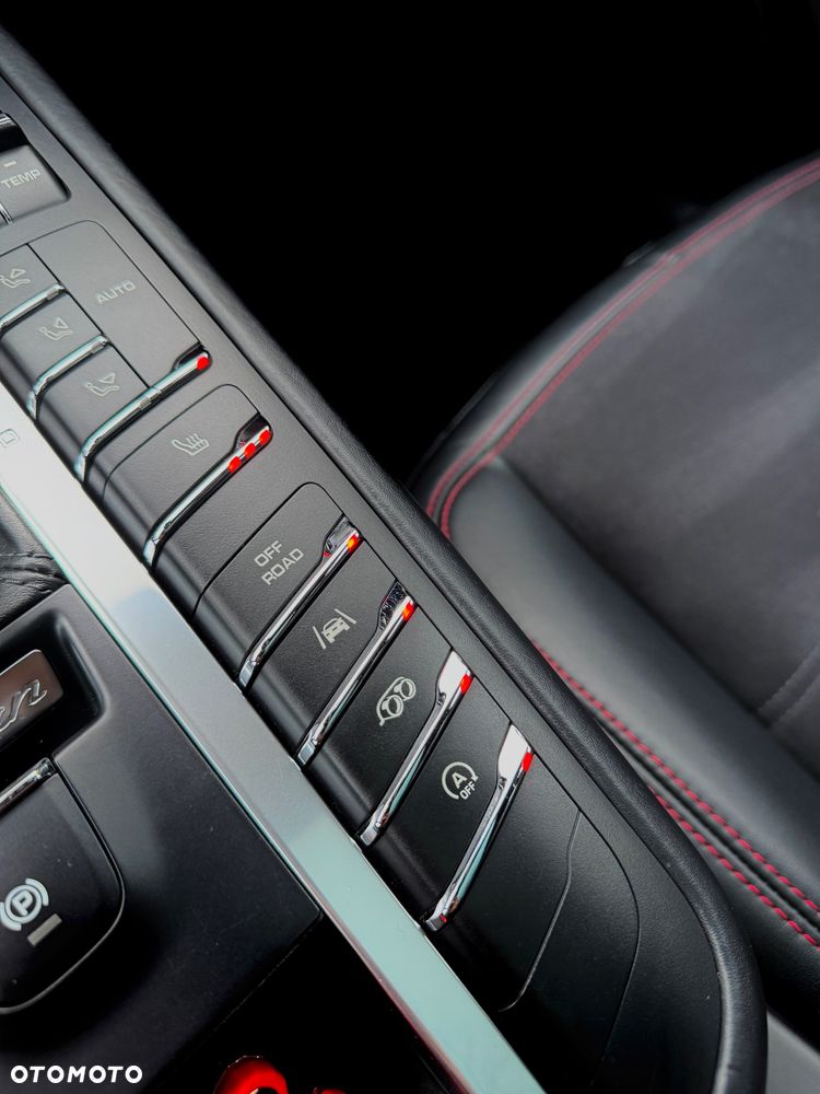 Porsche Macan GTS - 18