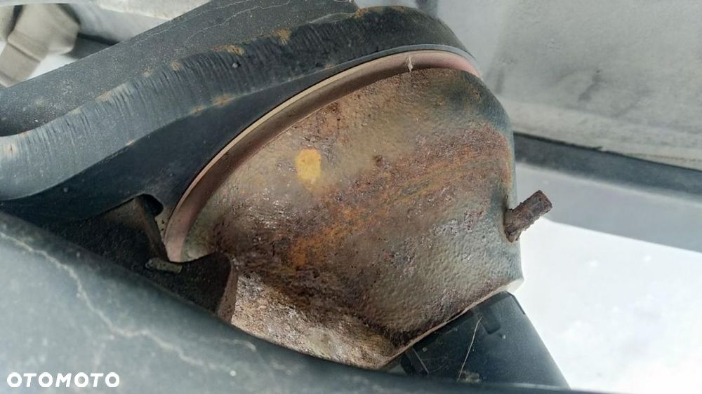 CHOWANY HAK HOLOWNICZY AUDI A6 C6 KOMBI - 3