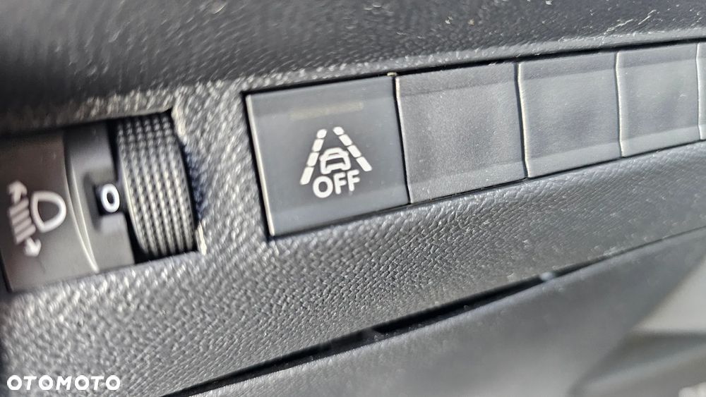 Peugeot 2008 1.2 PureTech Allure Pack S&S - 28