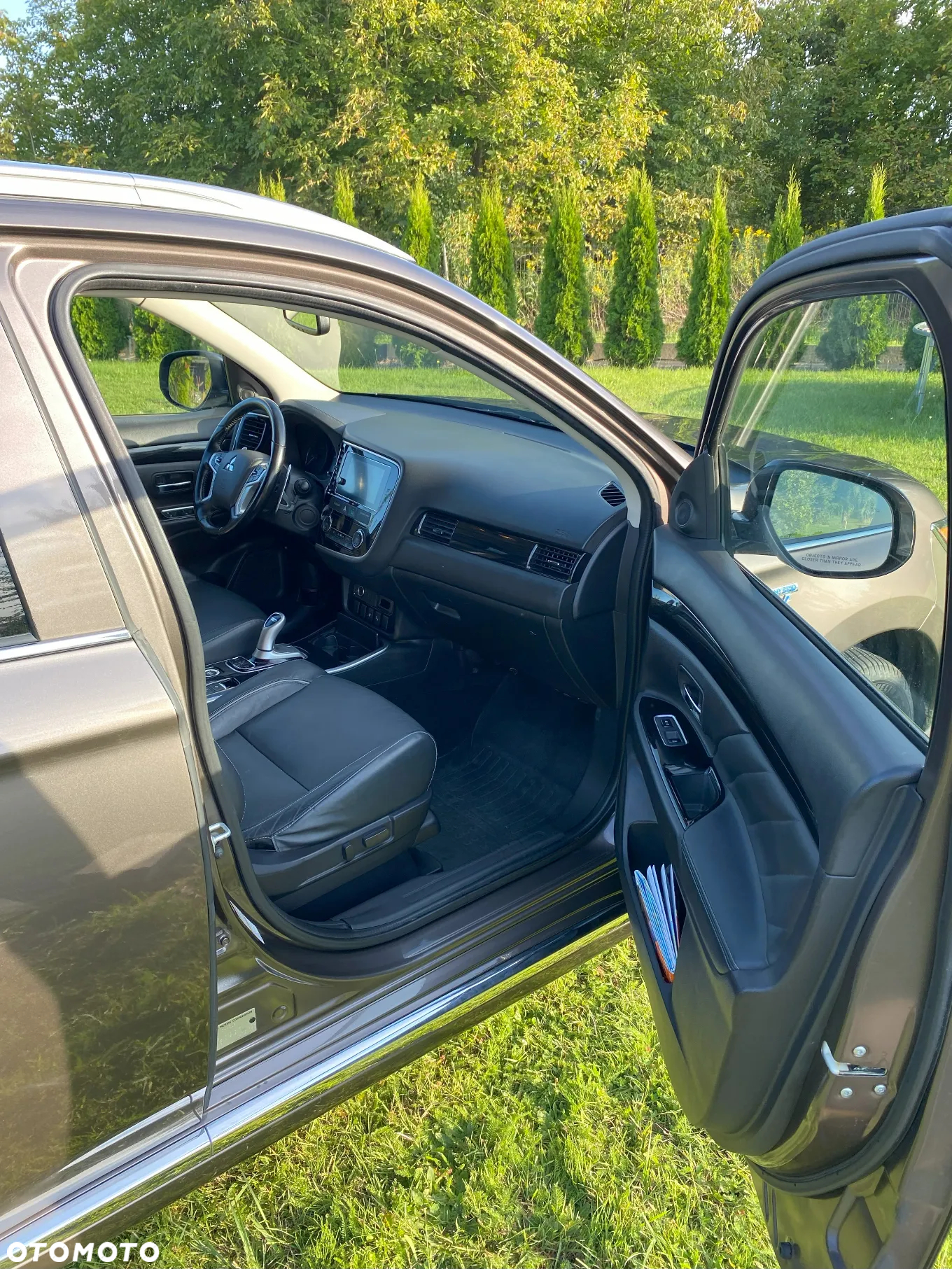 Mitsubishi Outlander 2.0 4WD Plug-In Hybrid Plus - 7