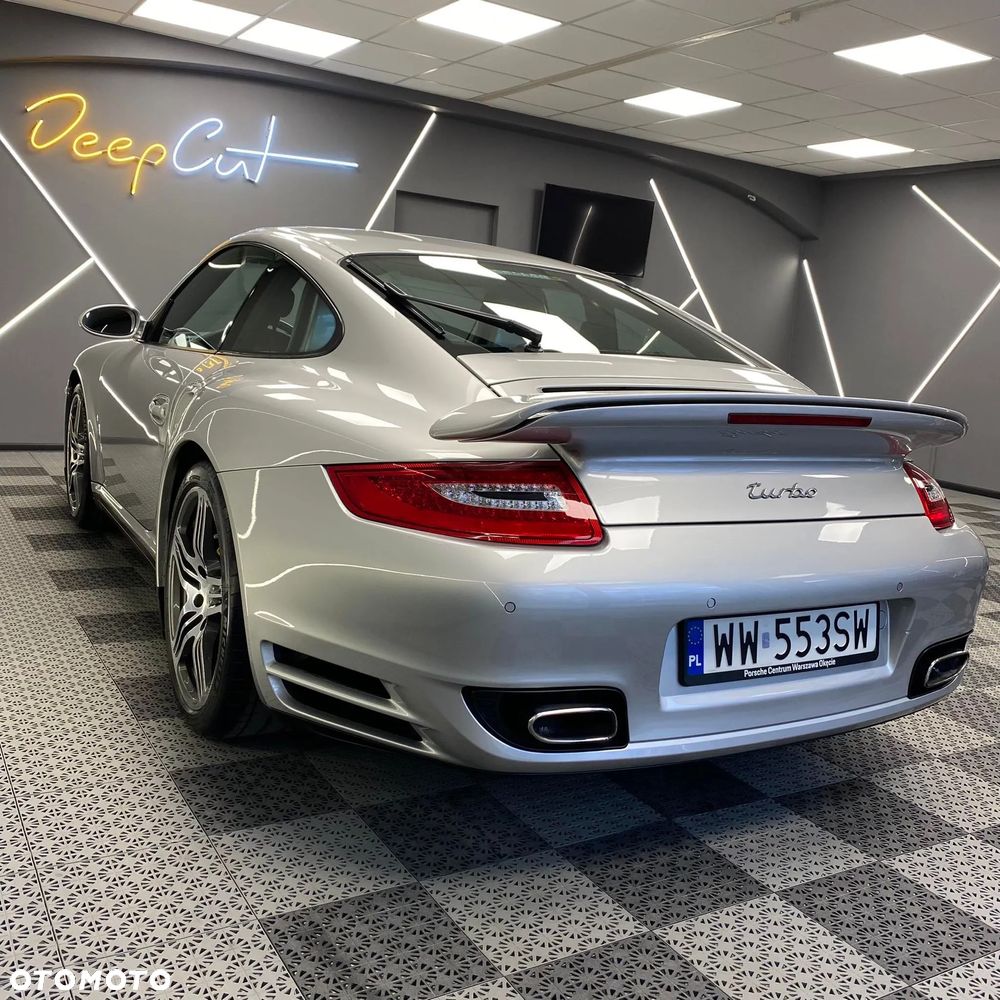 Porsche 911 - 9
