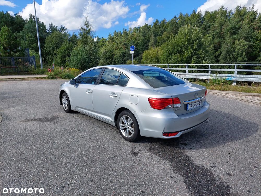 Toyota Avensis 1.8 Premium MS - 4