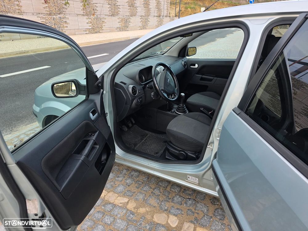 Ford Fusion 1.25 Zetec - 8