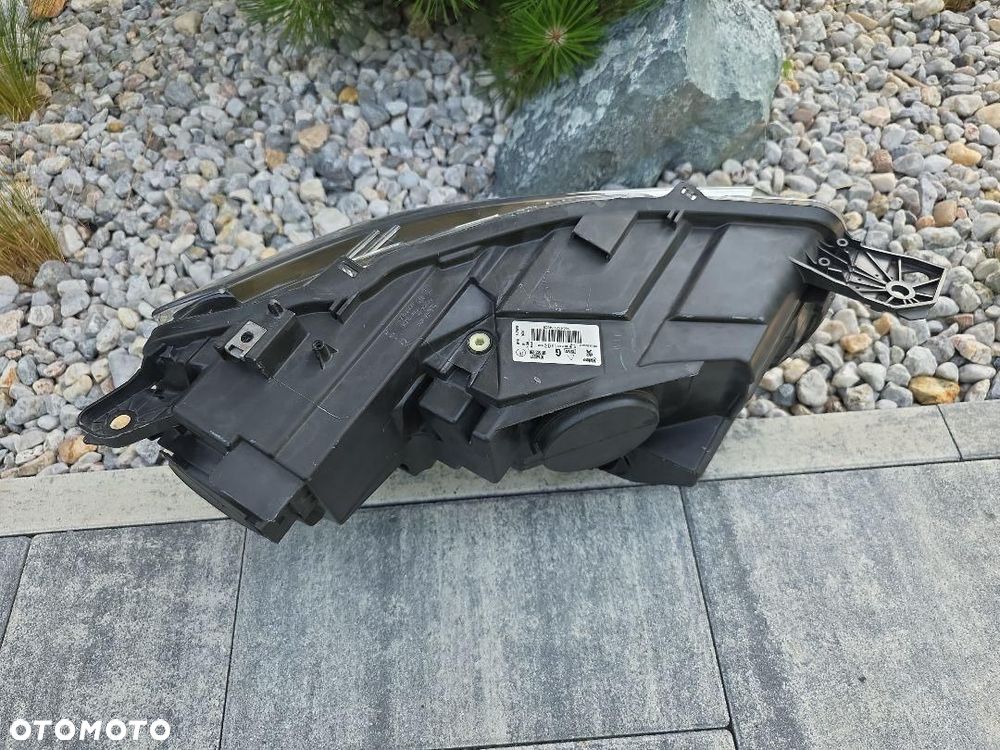 PEUGEOT RIFTER Lampa lewa przód Kompletna Zwykła H7 Soczewka Led 9816827280 - 9