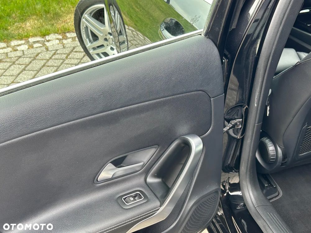 Mercedes-Benz Klasa A 200 AMG Line 7G-DCT - 33