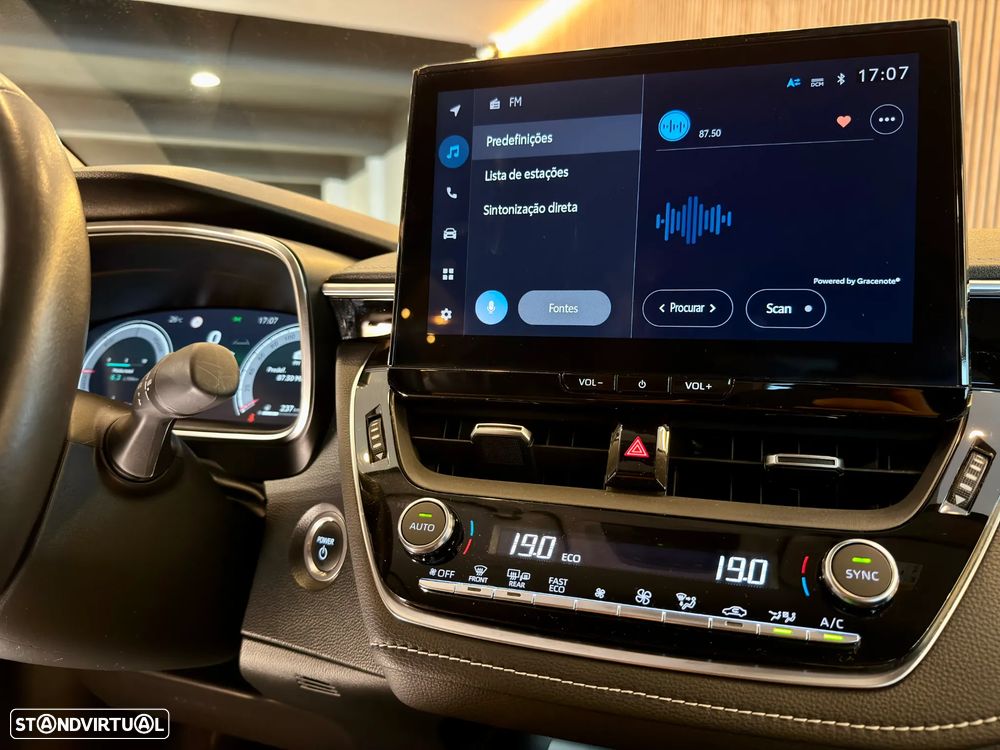 Toyota Corolla SD 1.8 Hybrid Luxury - 28