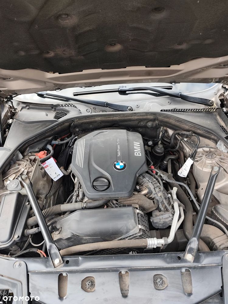 BMW Seria 5 520d - 29