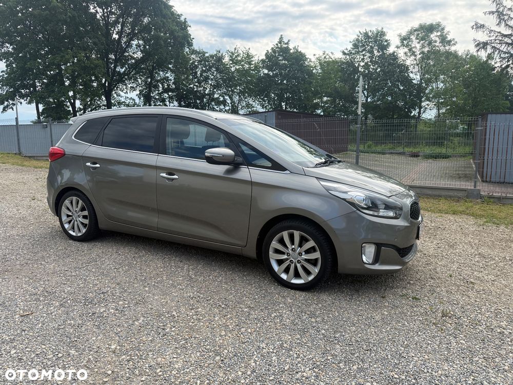 Kia Carens - 7