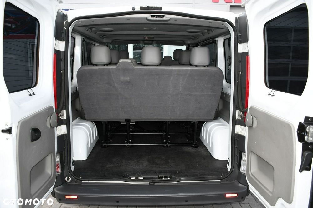 Renault Trafic - 32