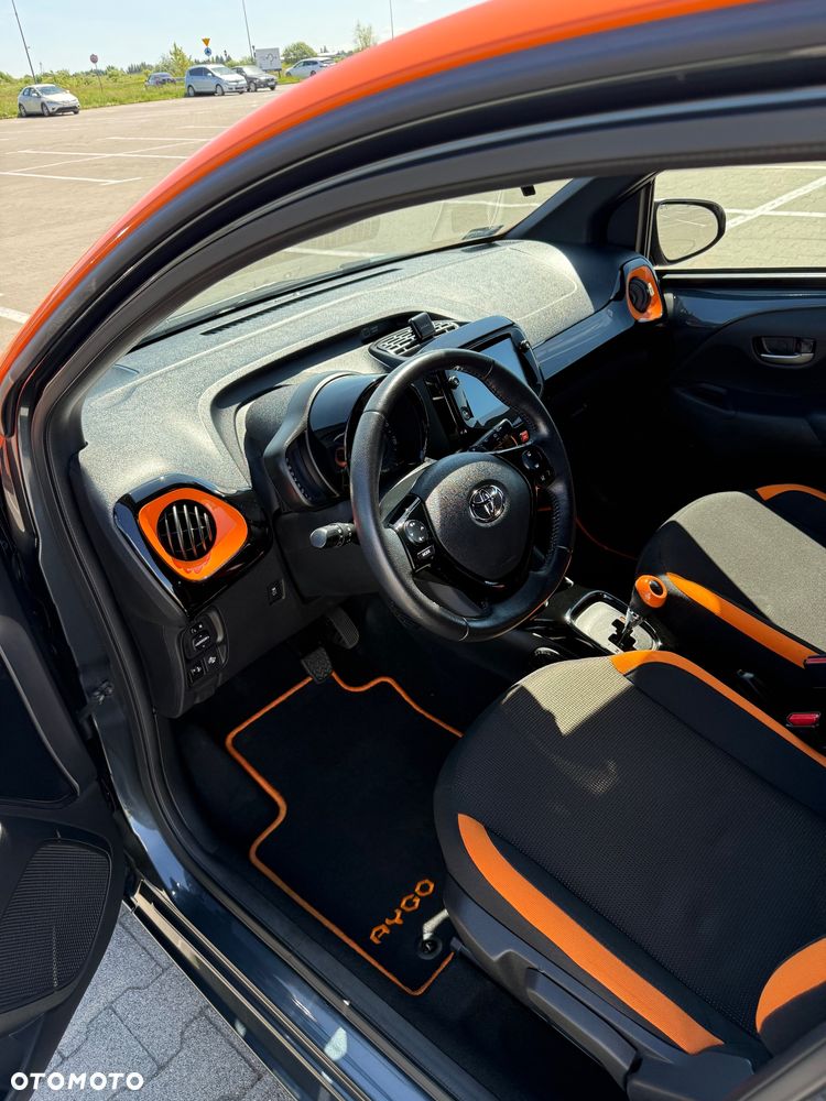 Toyota Aygo x.shift x-play connect - 10