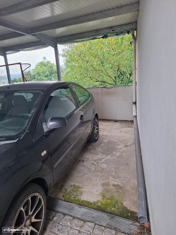 Ford Focus 1.4 16V Sport - 12