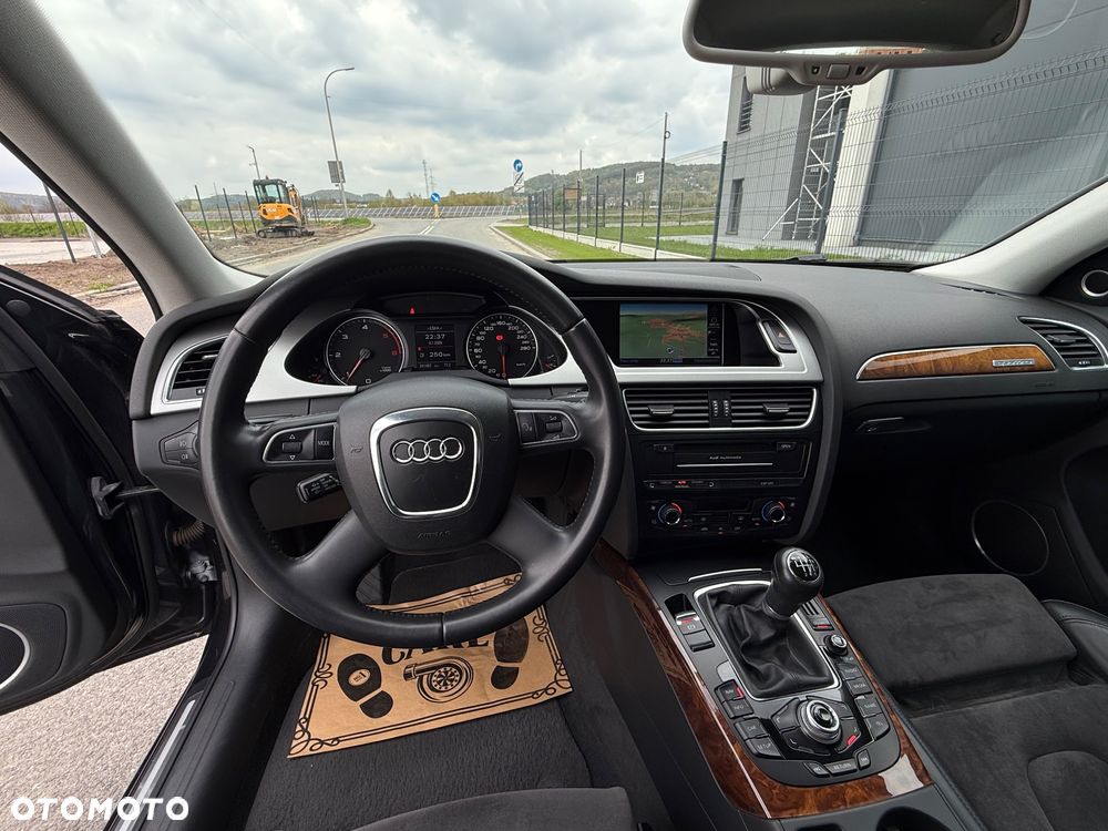 Audi A4 Avant 2.0 TDI Quattro - 28