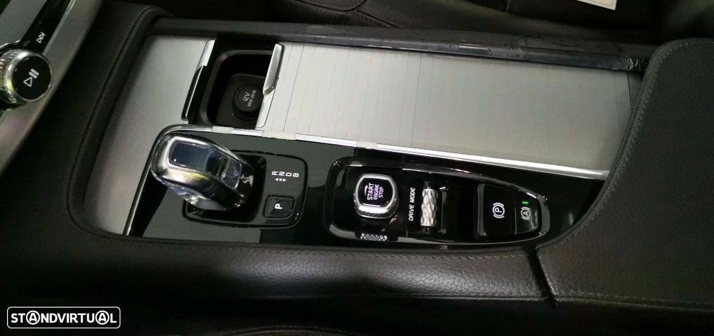 Volvo XC 90 2.0 T8 PHEV Momentum AWD - 6
