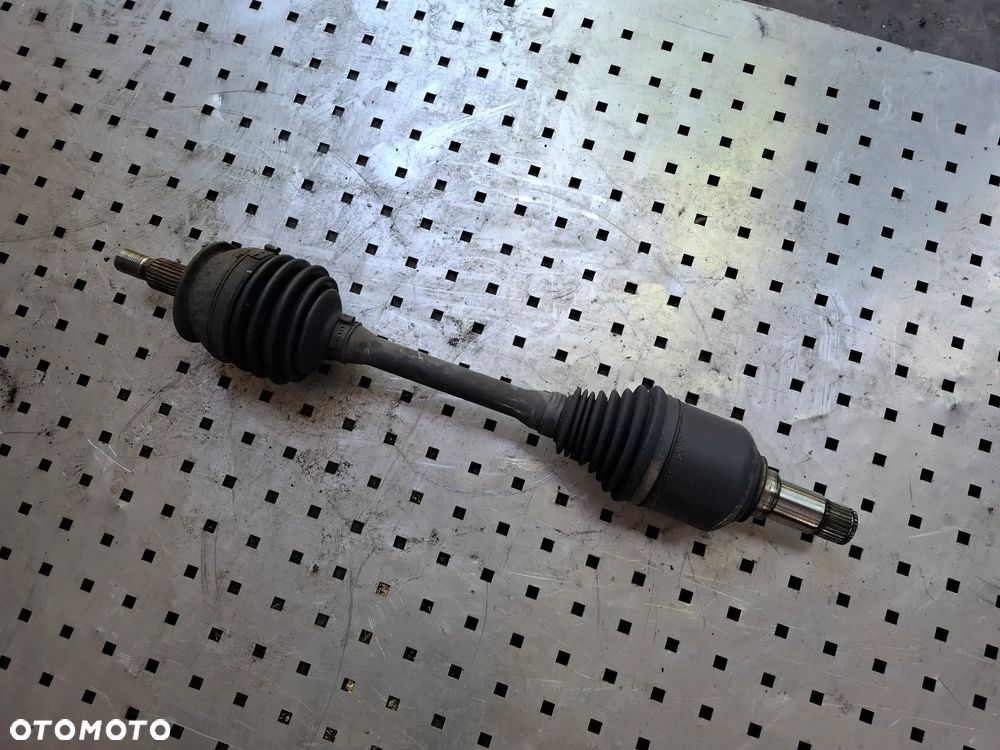 PÓŁOŚ LEWA KRÓTKA MERCEDES W169 2,0 CDI OM 640 - 3