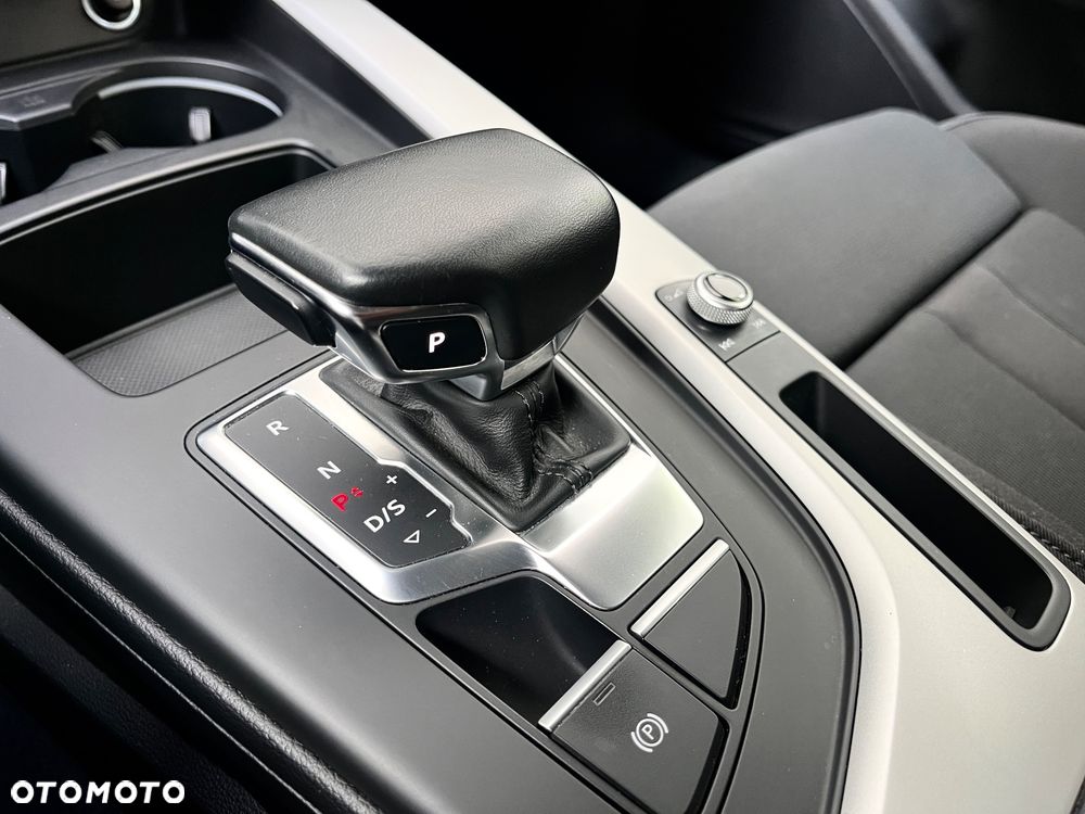 Audi A4 Avant 40 TDI quattro S tronic S line - 24