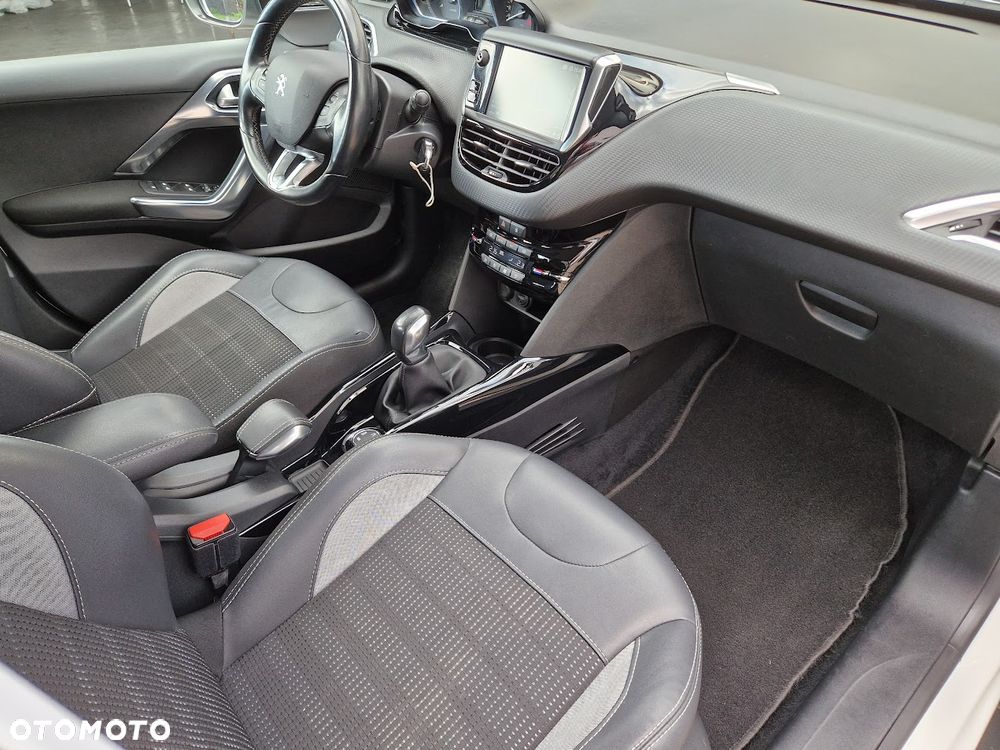 Peugeot 2008 PureTech 110 Stop&Start Allure - 25