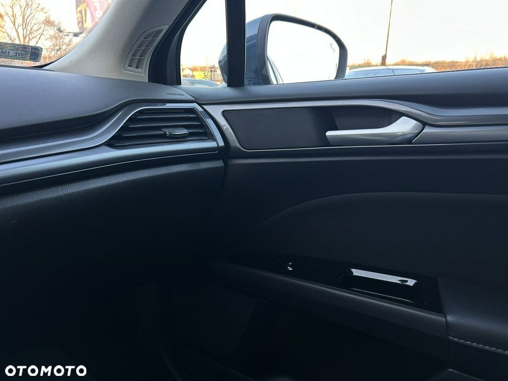 Ford Mondeo 2.0 TDCi Titanium - 32