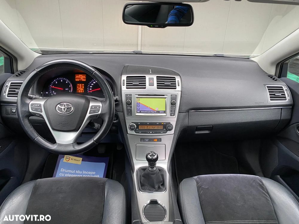 Toyota Avensis Combi 2.0 D-4D - 10