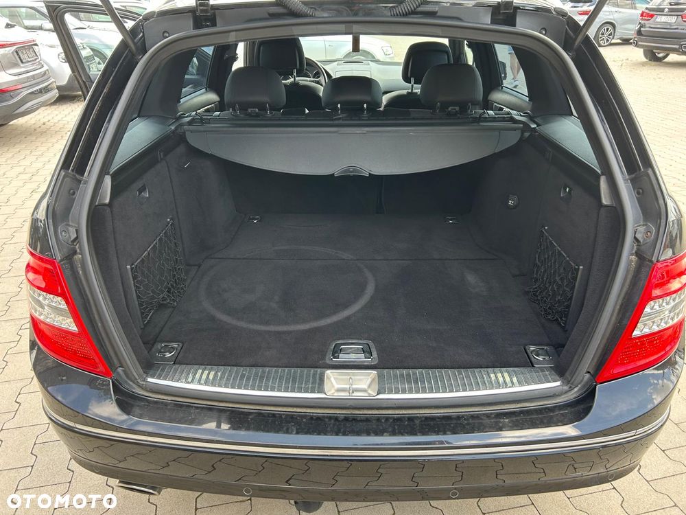 Mercedes-Benz Klasa C 220 CDI DPF (BlueEFFICIENCY) 7G-TRONIC - 20