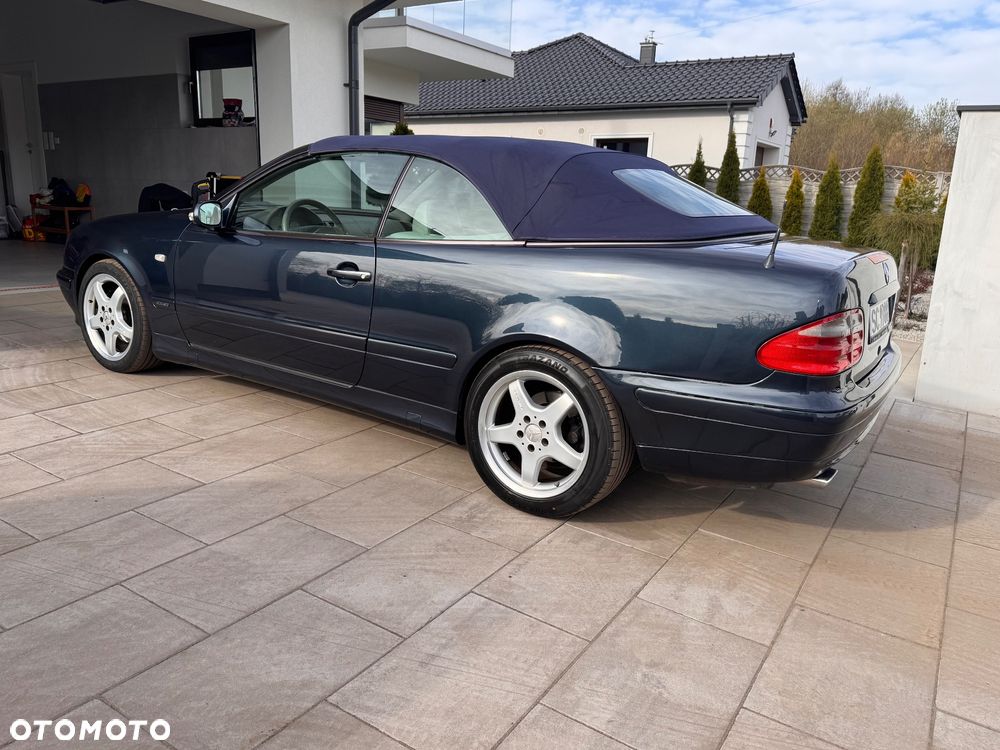 Mercedes-Benz CLK - 16