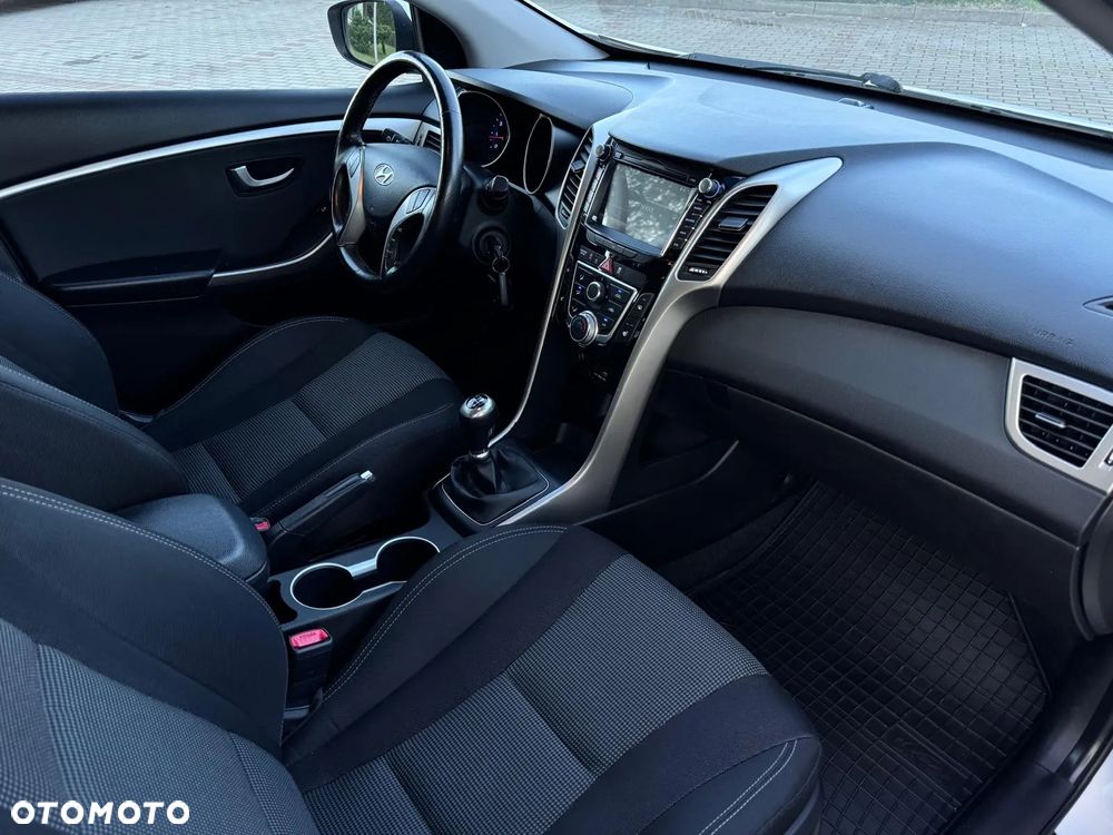 Hyundai i30 1.4 BlueDrive Comfort - 16