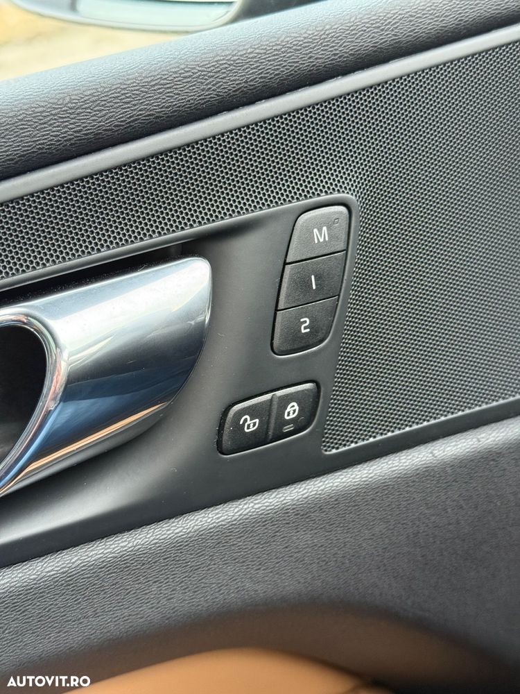 Volvo XC 60 D4 AWD Geartronic Inscription - 21