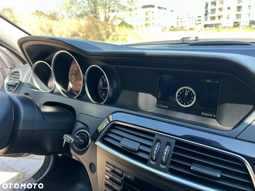 Mercedes-Benz Klasa C 200 CDI DPF Automatik BlueEFFICIENCY - 32