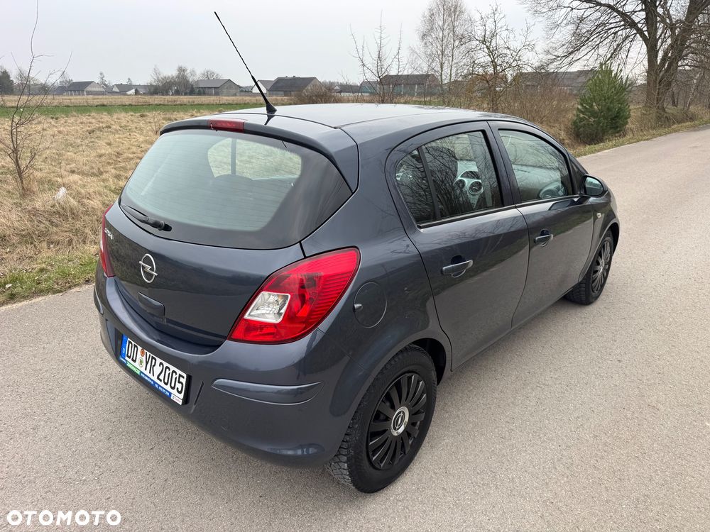 Opel Corsa 1.2 16V Edition - 4