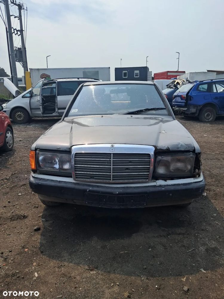 DAWCA CZĘŚCI MERCEDES 190 W201 2.0 8V KOD LAK: 172 - 1