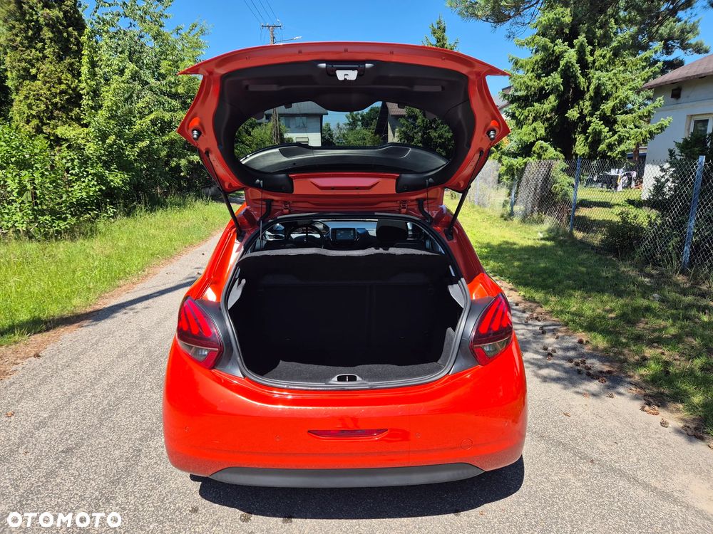Peugeot 208 - 9