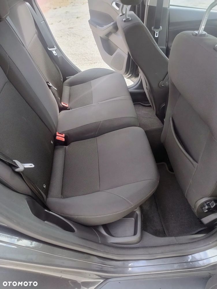 Ford Focus - 8