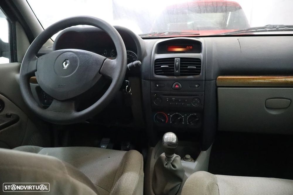Renault Clio - 9