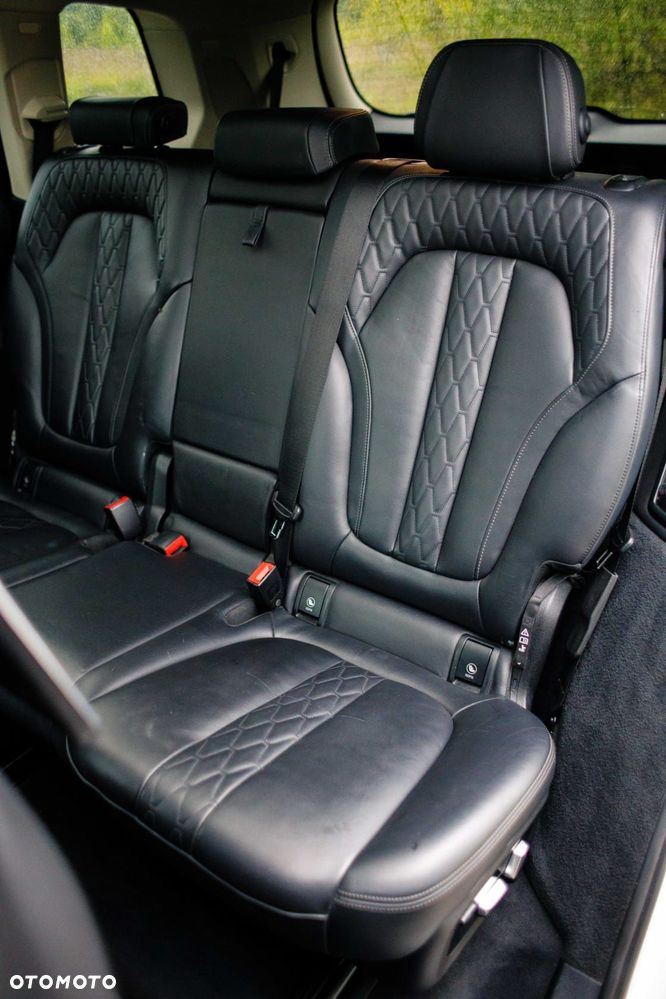 BMW X7 xDrive40i - 31